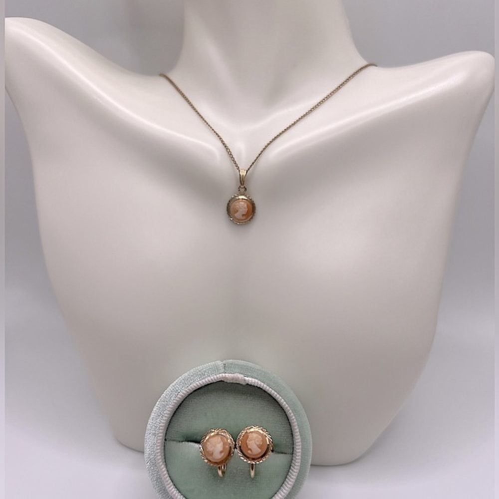 Vintage‎ antique cameo shell on a 14kt solid gold fill set